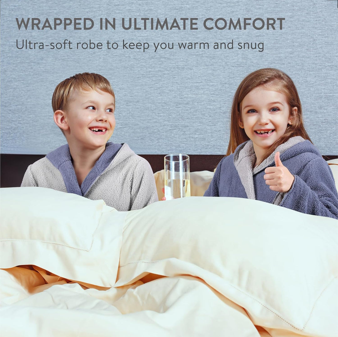 HOMELEVEL Kuschelfleece Bademantel für Kinder - Sherpa Morgenmantel mit Taschen Schalkragen Gürtel -