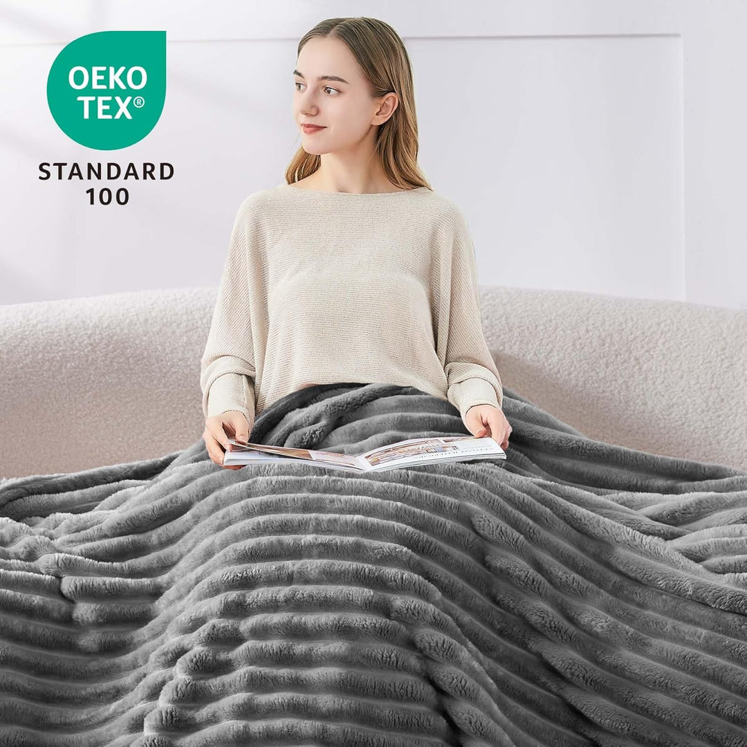 BEDELITE Fleece-Überwurfdecke für Couch–300 g/m², weiche warme Flauschige Kingsize-Decke, dekorative