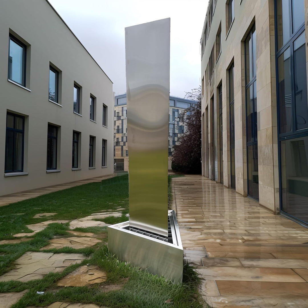 Köhko® Dreieckige Säule H150cm mit integrierte LED-Beleuchtung auf Dreieckige Edelstahl Becken Matte