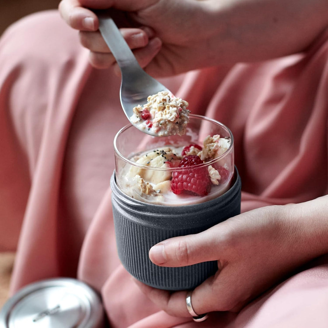 BLACK + BLUM Lunchschale aus Glas, Schiefer, 450 ml, Borosilikatglas mit Schutzhülle aus nachhaltige