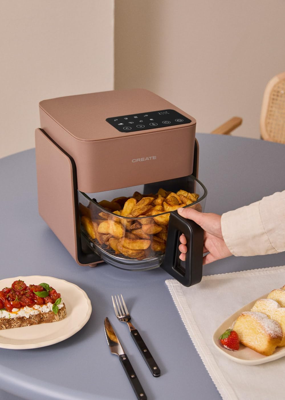 CREATE/AIR FRYER MIST/Ölfreie Heissluftfritteuse 4.2 L ohne Wasserdampfgarer Mokka/Fassungsvermögen