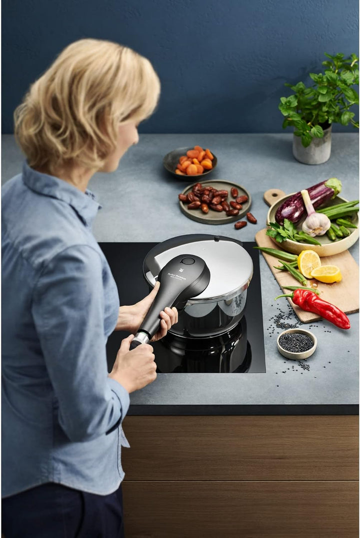 WMF Perfect Premium Schnellkochtopf Induktion 4,5l, Dampfkochtopf 22 cm, Cromargan Edelstahl poliert