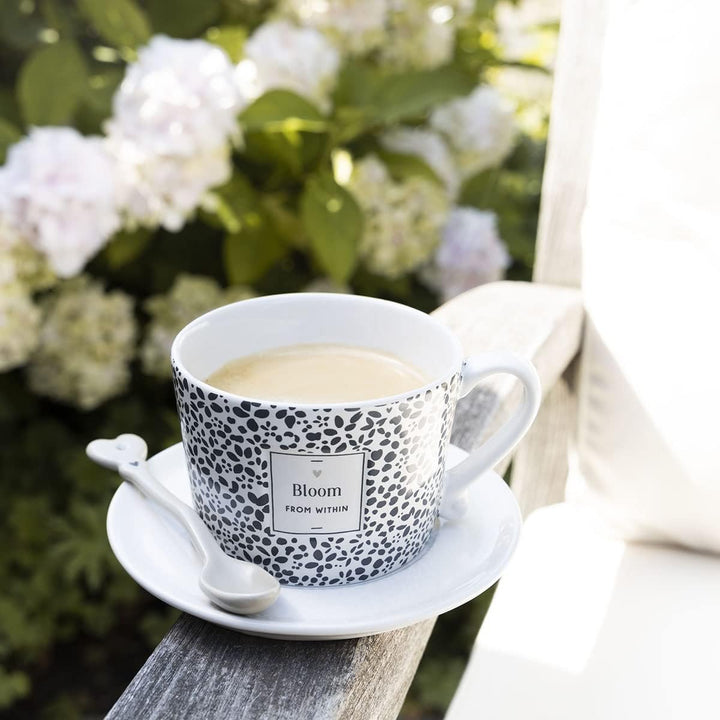 Bastion Collections 6er Set Tassen, Becher BLOOM weiss mit schwarzem Blumenmuster