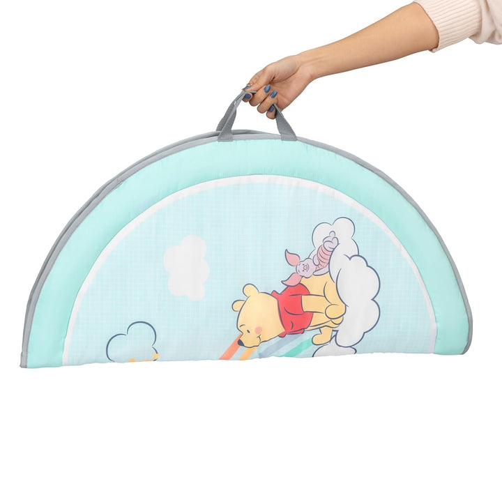 Disney Baby Winnie Puuh Hunny Hangout Activity Gym von Bright Starts, Spielbogen mit Bauchlage‑Kisse