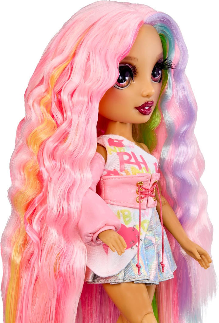 Rainbow High Pretty in Paris Modepuppe - Kia Hart - 28 cm grosse Modepuppe in Rosa mit Welpen, Handt