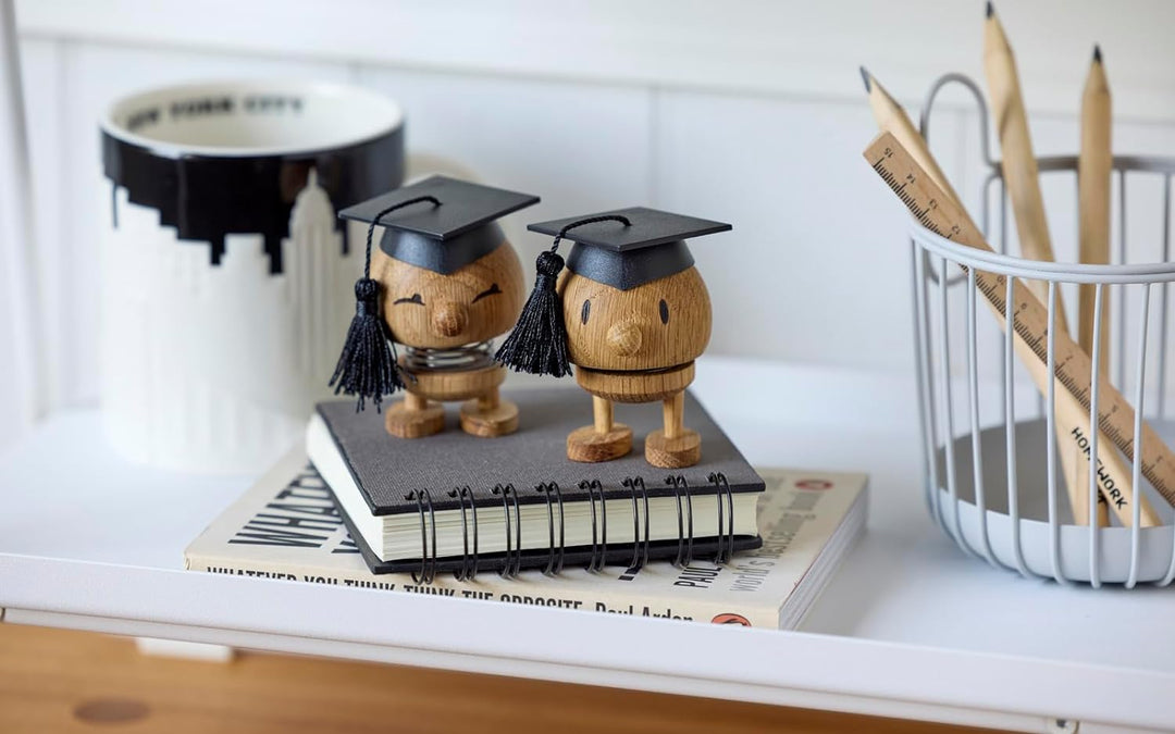 Hoptimist - Skandinavisches Design - Small Student IQ Bumble - Höhe 7 cm, Durchm. 5 cm - Oak