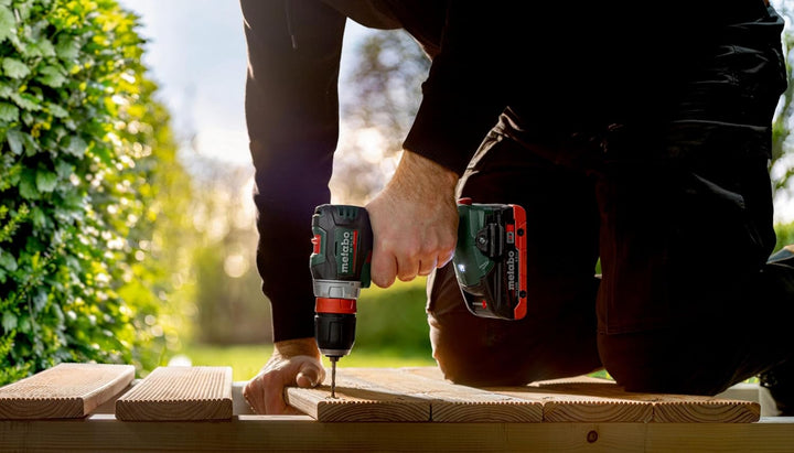 metabo Akku-Bohrschrauber BS 18 L BL Q - 18 V, 65 Nm Drehmoment - Brushless Motor, LED-Licht, Schnel
