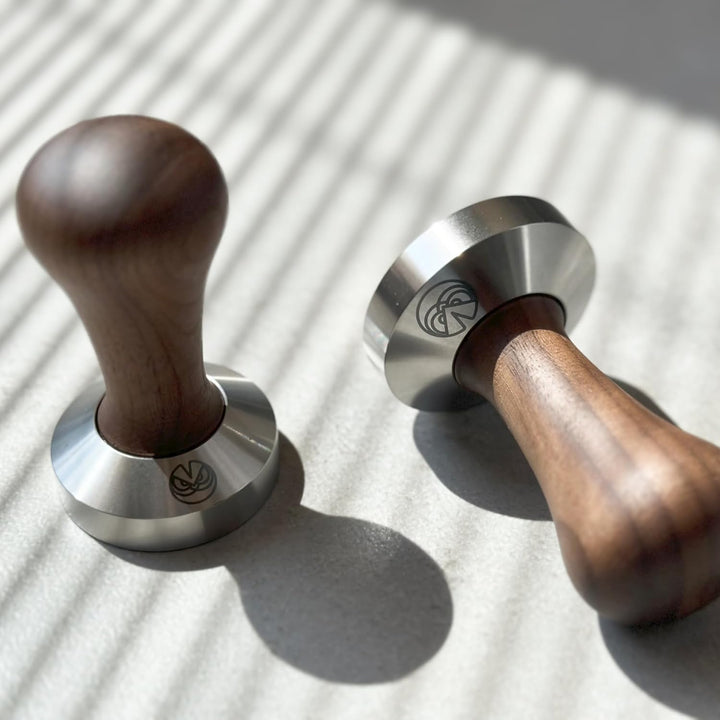 Espresso Tamper - 58,5 mm für IMS Competition-Filterkörbe, Nussbaum und INOX Stahl Flacher Boden 58.
