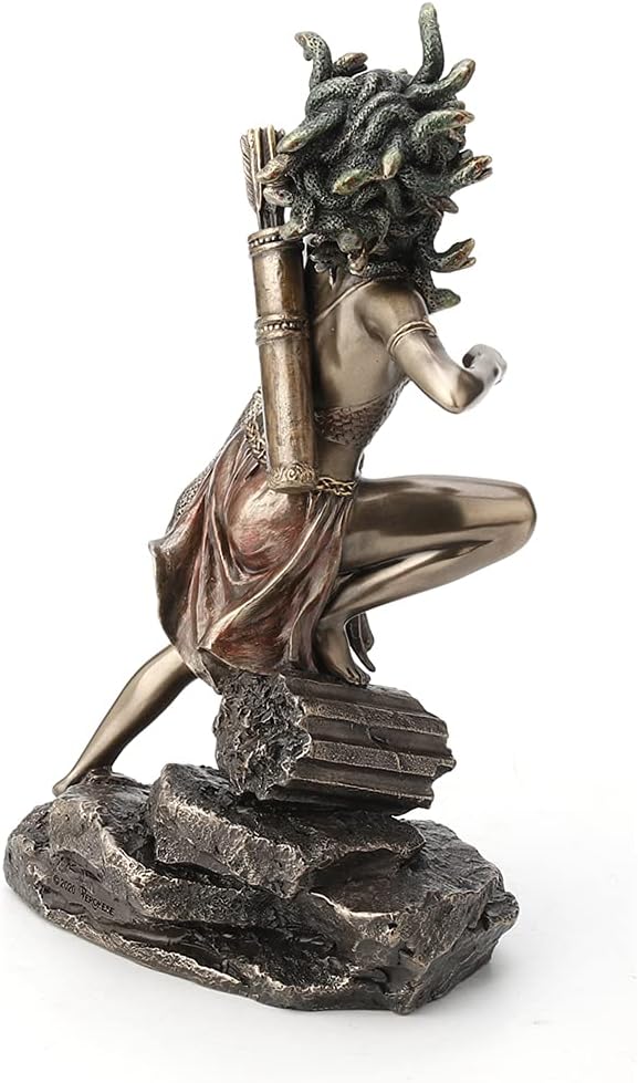 Veronese Design 21,6 cm hohe zweibeinige Jägerin Medusa Archary Haltung Bogen und Pfeil griechische