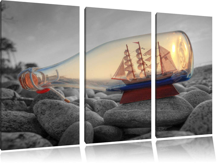 Schiff in Flasche am Steinstrand schwarz/weiss 3-Teiler Leinwandbild 120x80 Bild auf Leinwand, XXL r