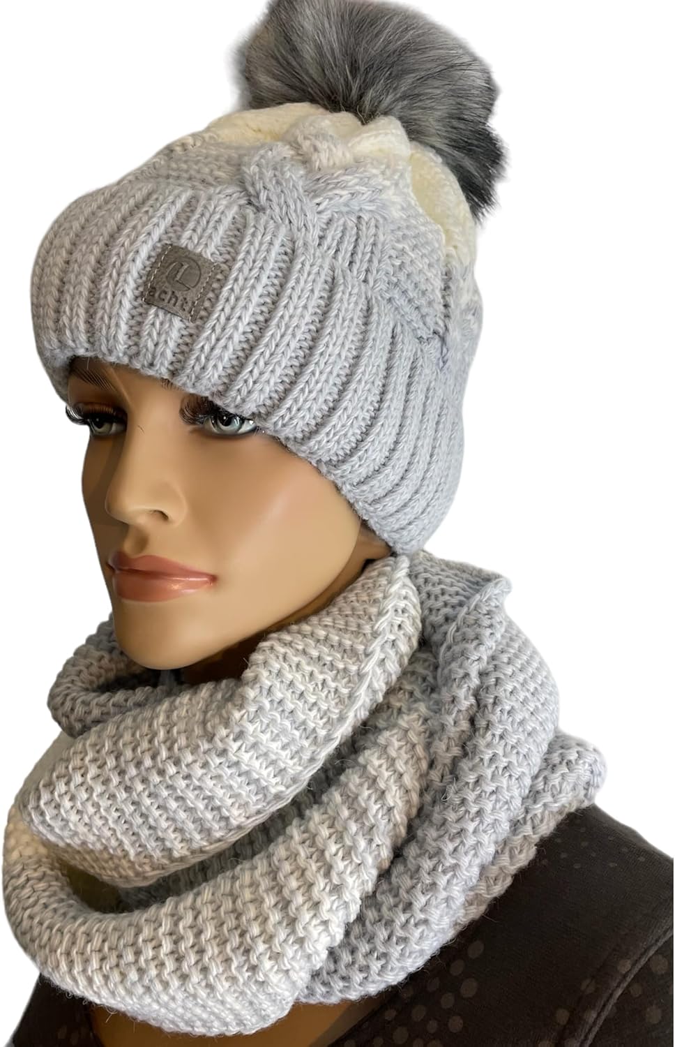 kennydoo Mütze &amp; Schal Set achti I 2 teilig I Damen Kombi - Beanie mit grossem Bommel und Loop I kus