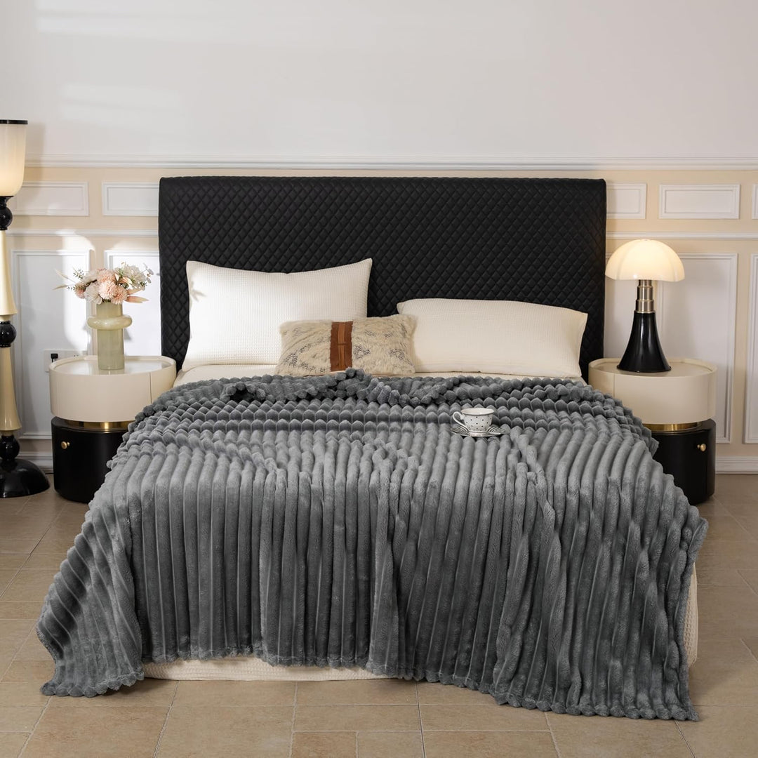 Kuscheldecke - Warme Flausige Bettüberwurf Decke und Sofadecke - Streifen Design Mama, Frauen und Fr