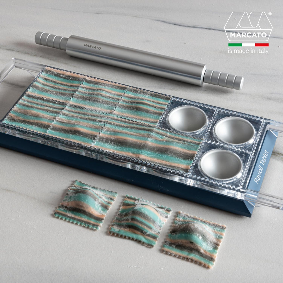 Marcato Ravioli Tablet. Blaue Ravioli-Form. Eloxiertes Aluminium. 20 x 10 x 2 cm. Einfache Vorbereit