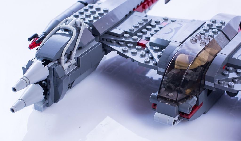 LEGO Star Wars 7673 - MagnaGuard Starfighter