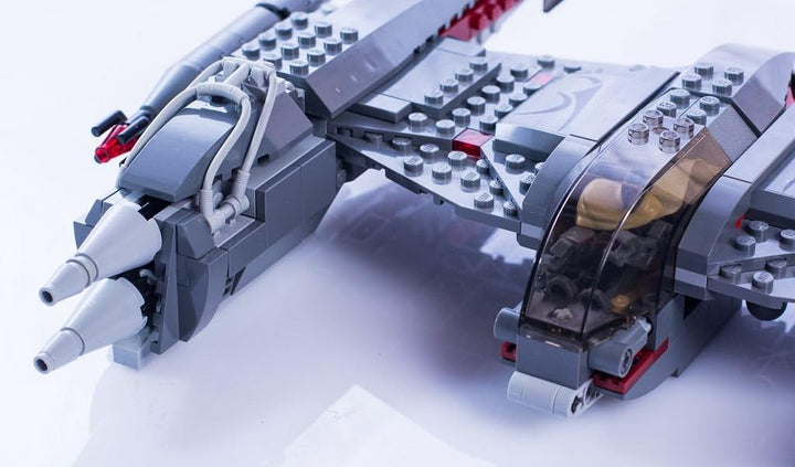 LEGO Star Wars 7673 - MagnaGuard Starfighter