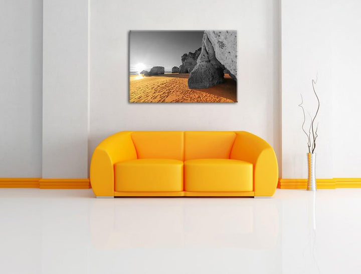 Riesige Felsen am Strand schwarz/weiss Format: 100x70 auf Leinwand, XXL riesige Bilder fertig gerahm