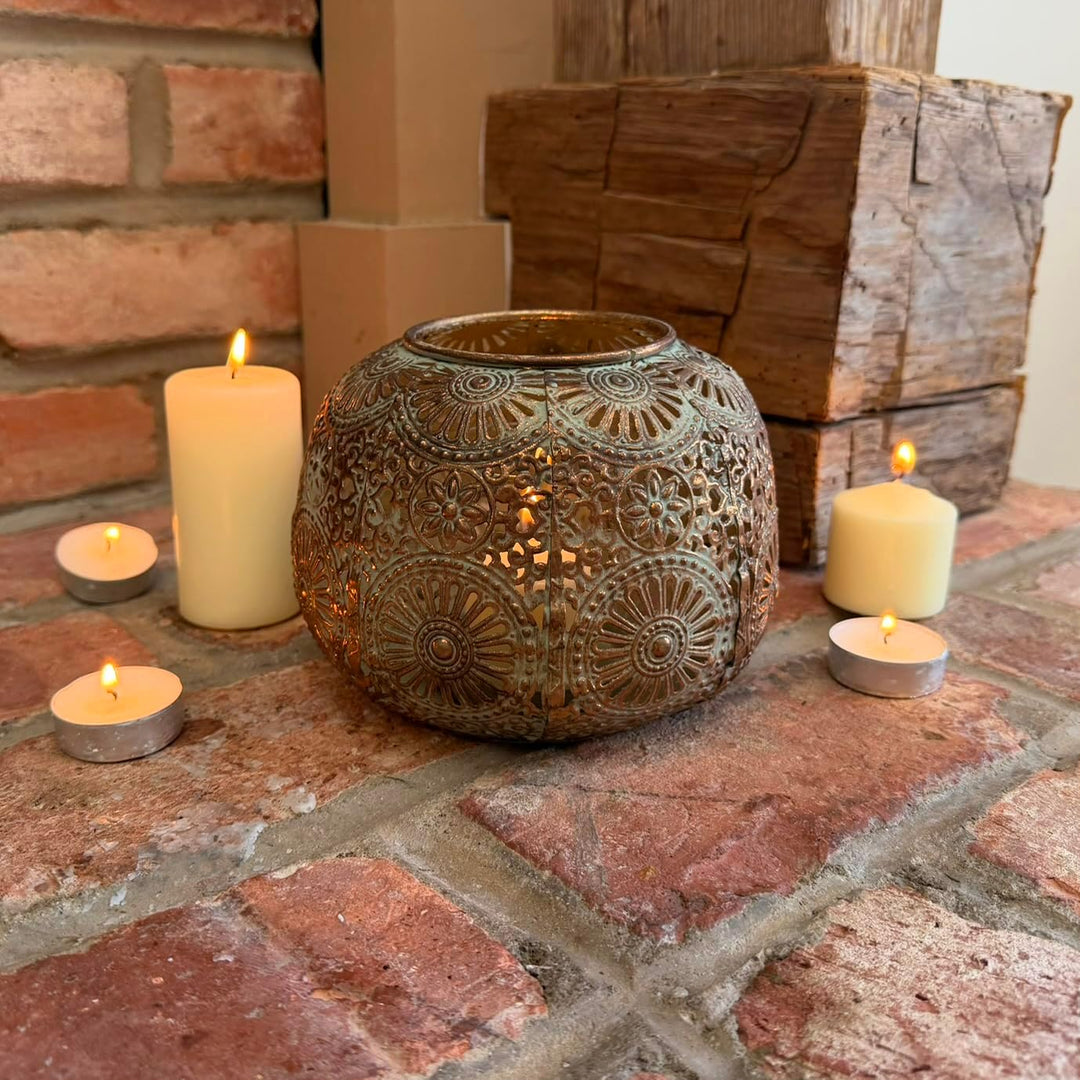 WHW Whole House Worlds Chubby Belly Candle Laterne, marokkanisch, Metall, Gänseblümchen-Gitterarbeit