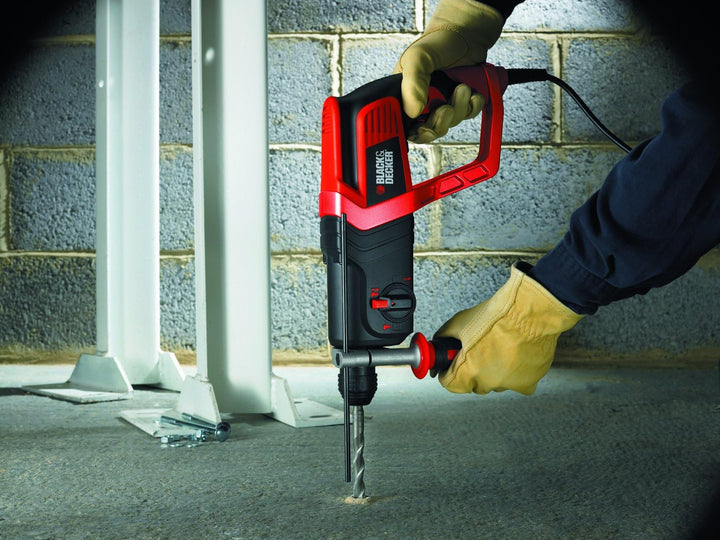 Black+Decker Pneumatischer SDS-Bohrhammer (710W, Meisselhammer mit 1.8J Schlagenergie, Zweithandgrif