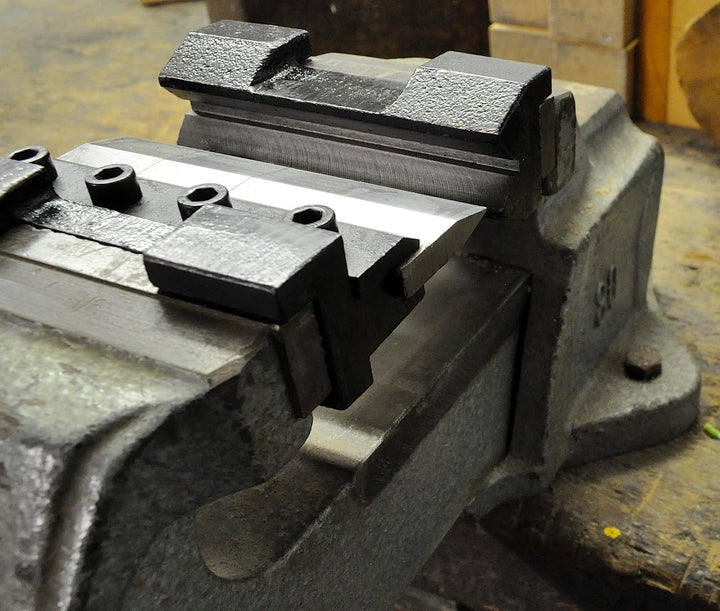 Biegevorrichtung Schraubstock 150mm Biegebacken mit Magnethalterung Abkantbacken biegen Handbieger 1