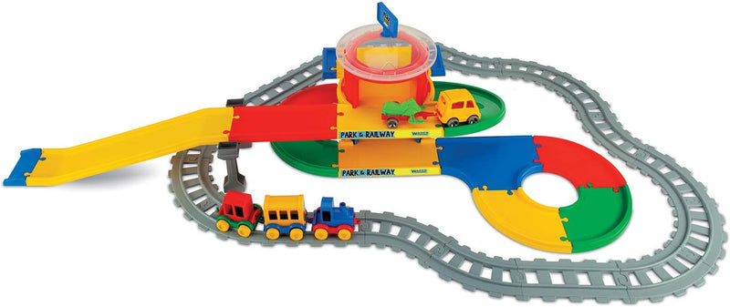 Wader 51520 - Play Tracks Railway Parkhaus und Eisenbahn, Set aus Schienen und Strasse mit ca. 6,4 m