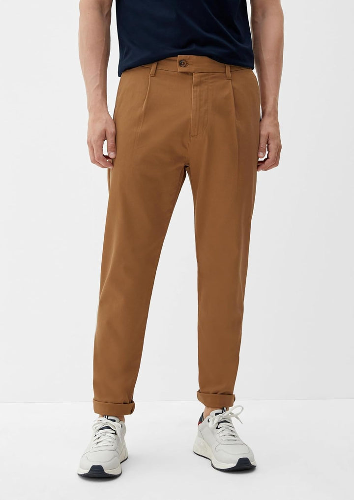 s.Oliver Relaxed: Chino mit Bundfalten 31W / 32L Braun 8469, 31W / 32L Braun 8469