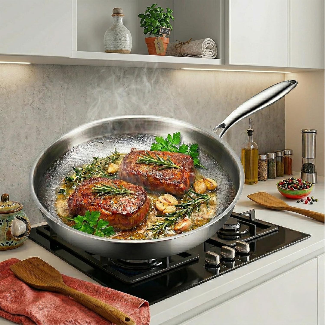 Titan Pfanne, Titanium Hammered Pan Pro mit Deckel, 28 CM Titan Pfanne Unbeschichtet, Antihaftbeschi