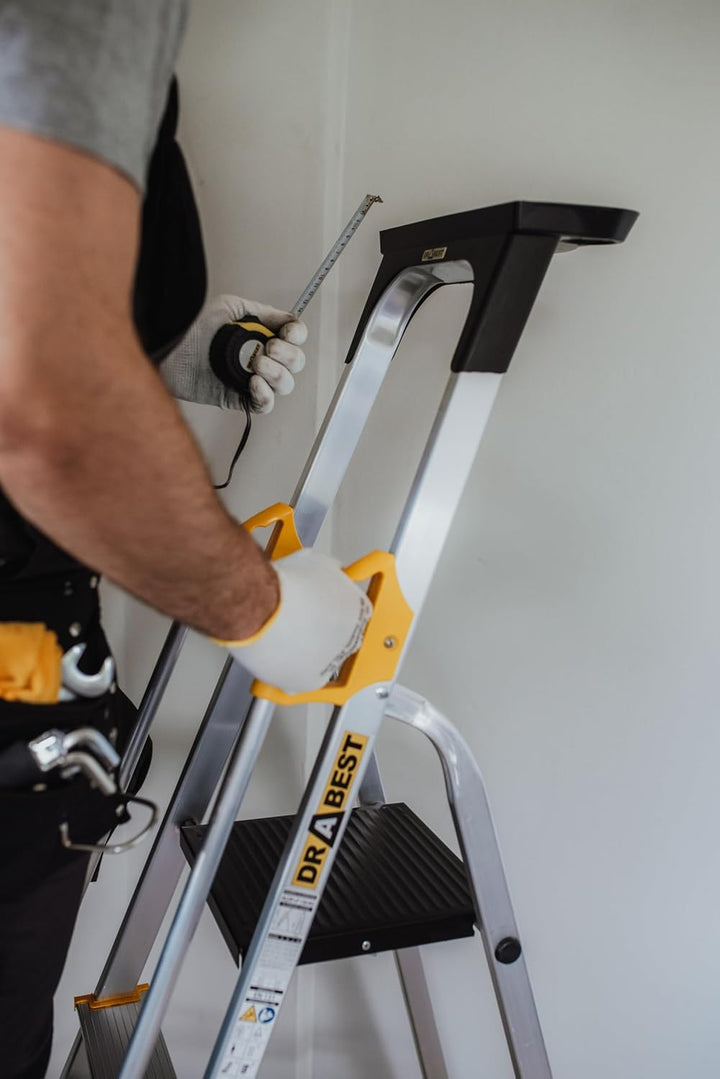 DRABEST Leiter PRO Serie Alu Klaptritt 4 Stufen Klappbare Leiter mit Sicherheits Handläufen bis 150