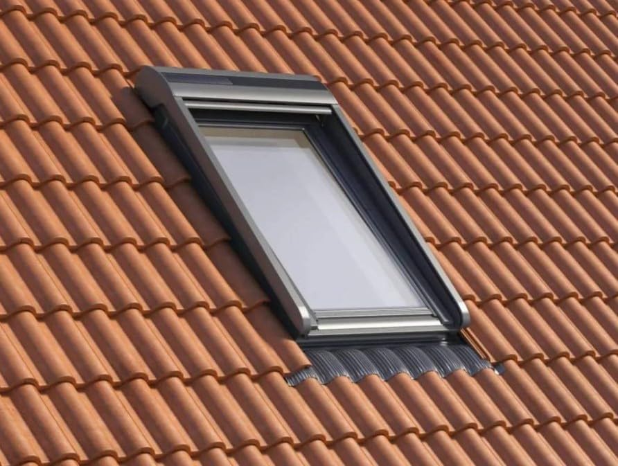 Solar Aussenrollladen SSR 78x160 cm für RoofLite Dachfenster VELUX Gruppe – Hitzeschutz bis 92%, Ver