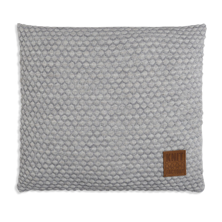 KNIT FACTORY - Juul Kissen - Zierkissen mit Füllung und Bezug - Quadratisches Dekokissen - Sofakisse