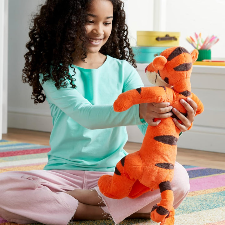 Disney Store Offizielles mittelgrosses Tigger-Stofftier, 44 cm, aus weichem Plüschmaterial mit Stick