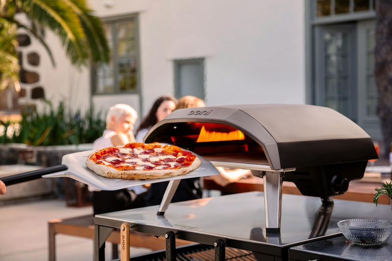 Ooni Koda 16 Gas Pizzaofen – 37 mBar Outdoor Pizzaofen – Gartenofen für Grillen, Kochen und Backen –