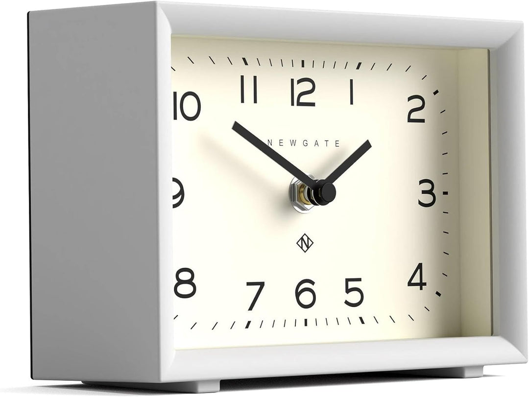 NEWGATE® Henry Schreibtisch Uhr | Zeitgenössisches rechteckiges Design | Weiss | Leicht lesbare nunb