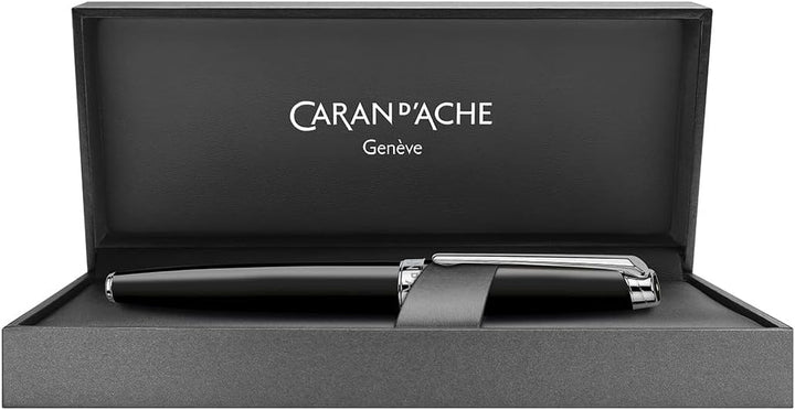 Caran d'Ache Füllhalter Léman Ebony Schwarz, silber, Feder:mittel (M), Schwarz