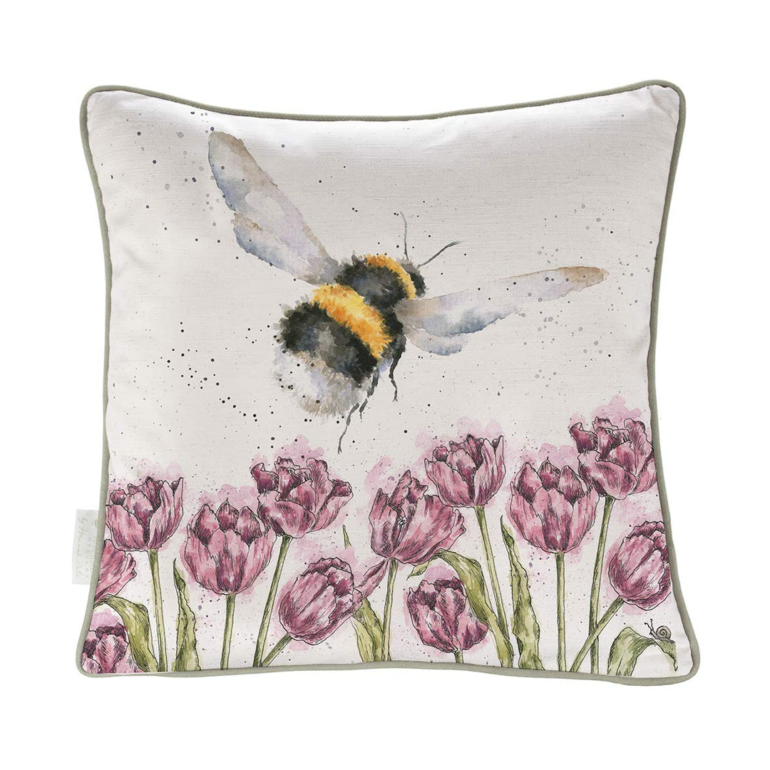 Wrendale Designs Kissen Flight of The Humblebee, 40 cm