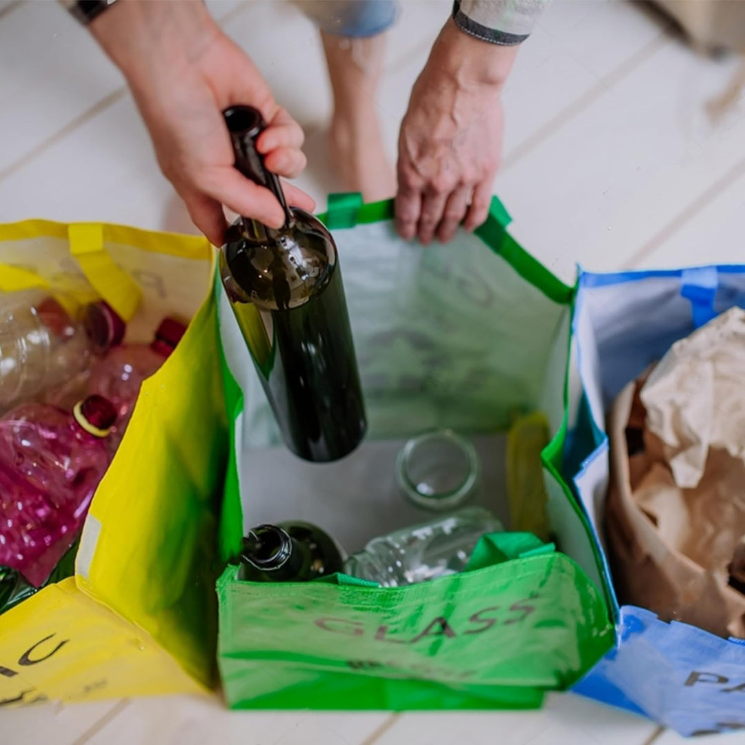 Bereiten Sie Tvaschen, Satz 3, Plvastik, Glas, Papier auf Recycling-Taschen, Recycling-Taschen