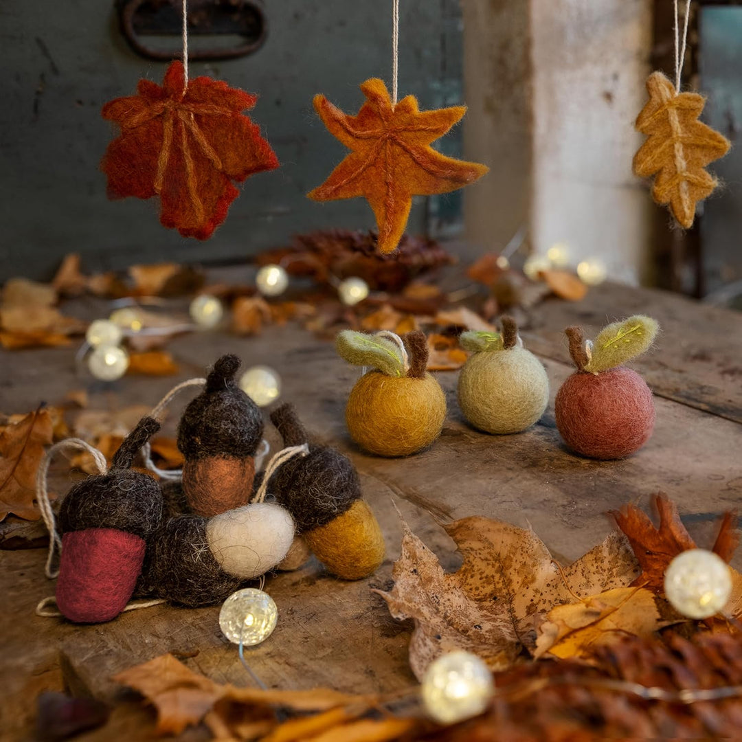 Gry & SIF Herbstanhänger Deko-Eicheln aus Filz, handgemachte skandinavische Herbstdeko, Herbst Dekor