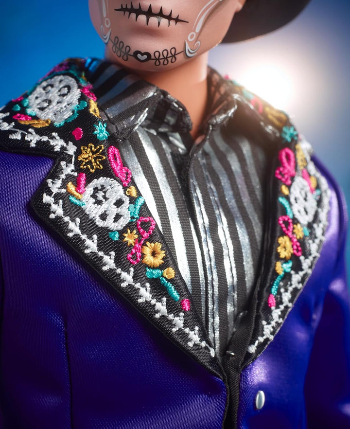 BARBIE Día De Muertos Ken - Sammlerpuppe mit sanftem Satin-Anzug, Schädelmuster, Calavera-Gesichtsbe
