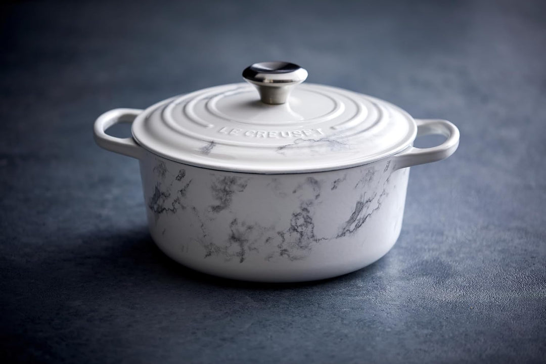 Le Creuset Signature Gusseisenbräter mit Deckel, Ø 24 cm, rund, geeignet für alle Herdarten und Indu