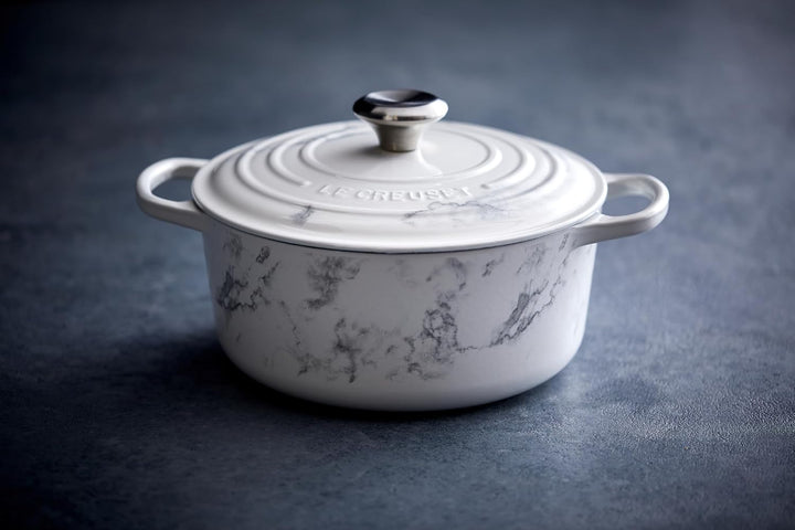Le Creuset Signature Gusseisenbräter mit Deckel, Ø 24 cm, rund, geeignet für alle Herdarten und Indu