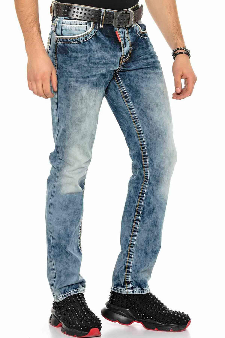 Cipo & Baxx Herren Jeans – Bequeme Straight Fit Jeans Hose mit markanten Kontrastnähten, Langlebige