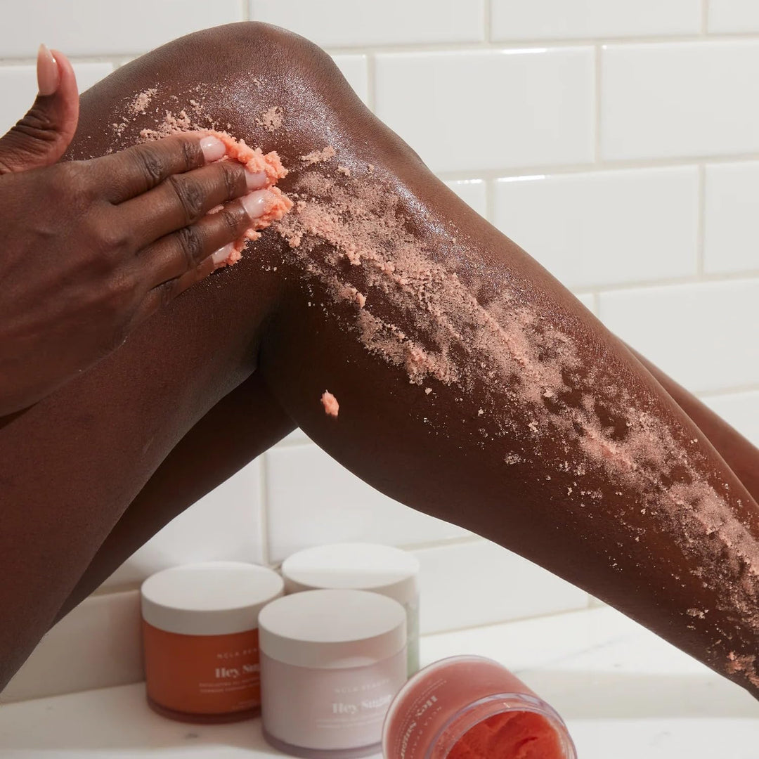 NCLA Beauty Hey Sugar All Natural Body Scrub - Feuchtigkeitsspendendes Zuckerpeeling - Sheabutter Ka