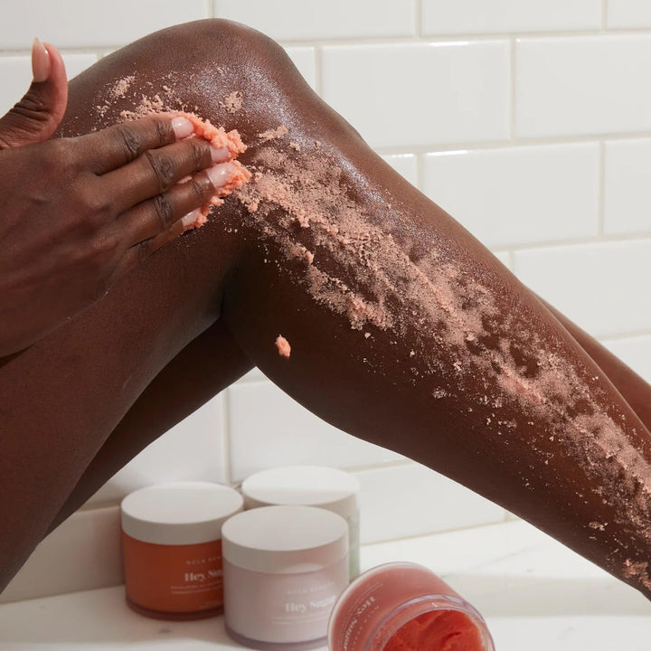 NCLA Beauty Hey Sugar All Natural Body Scrub - Feuchtigkeitsspendendes Zuckerpeeling - Sheabutter Ka