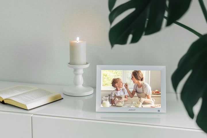 Somikon Digitaler Bilderrahmen: WLAN-Bilderrahmen mit 25,7 cm / 10,1" IPS-Touchdisplay, App, weiss (