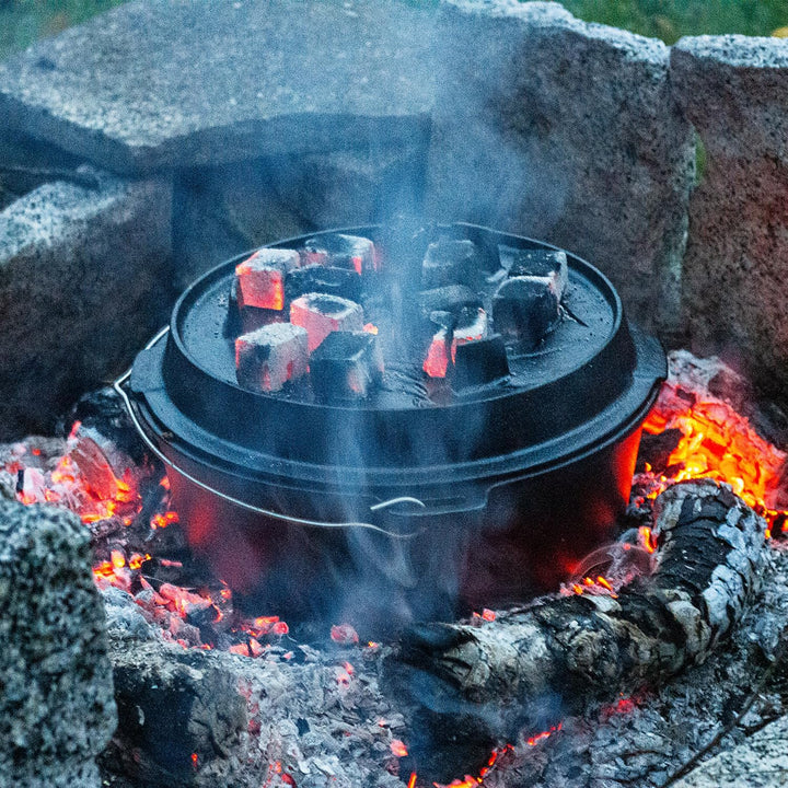 Upgrate BBQ Chef Board Schneidbrett im Set mit Feuergott Dutch Oven 6 Liter, Hackbrett, Servierbrett