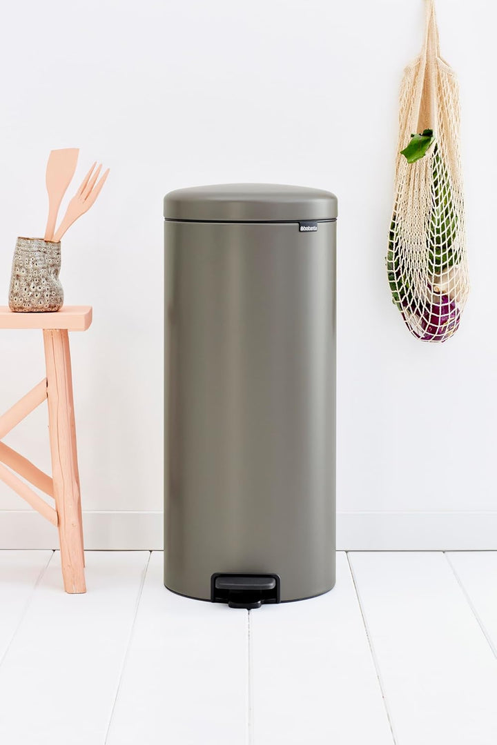 Brabantia 114441 Pedal Bin newIcon Treteimer mit Kunststoffeinsatz in Platin, Plastik, Platinum, 30