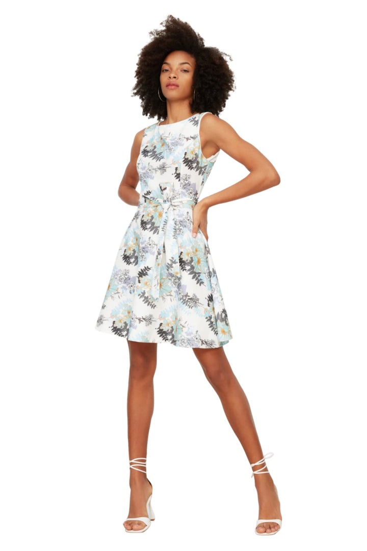 TRENDYOL Damen Gürteltes Ärmelloses Kleid Dress, 34