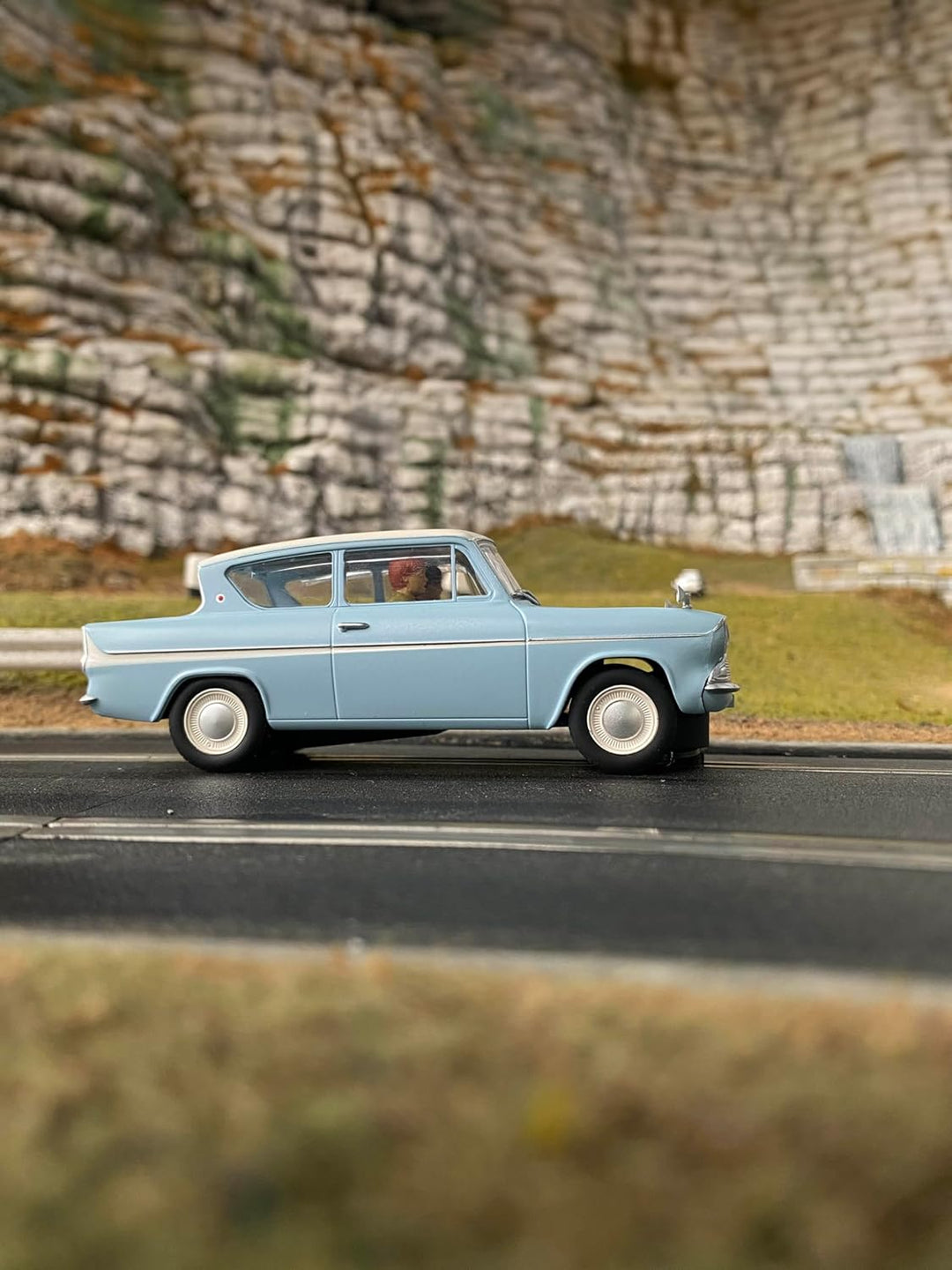 Scalextric C4504 1:32 Ford Anglia 105E Harry Potter HD - Slotcar, Rennbahn, Auto für Rennbahn, Rennb