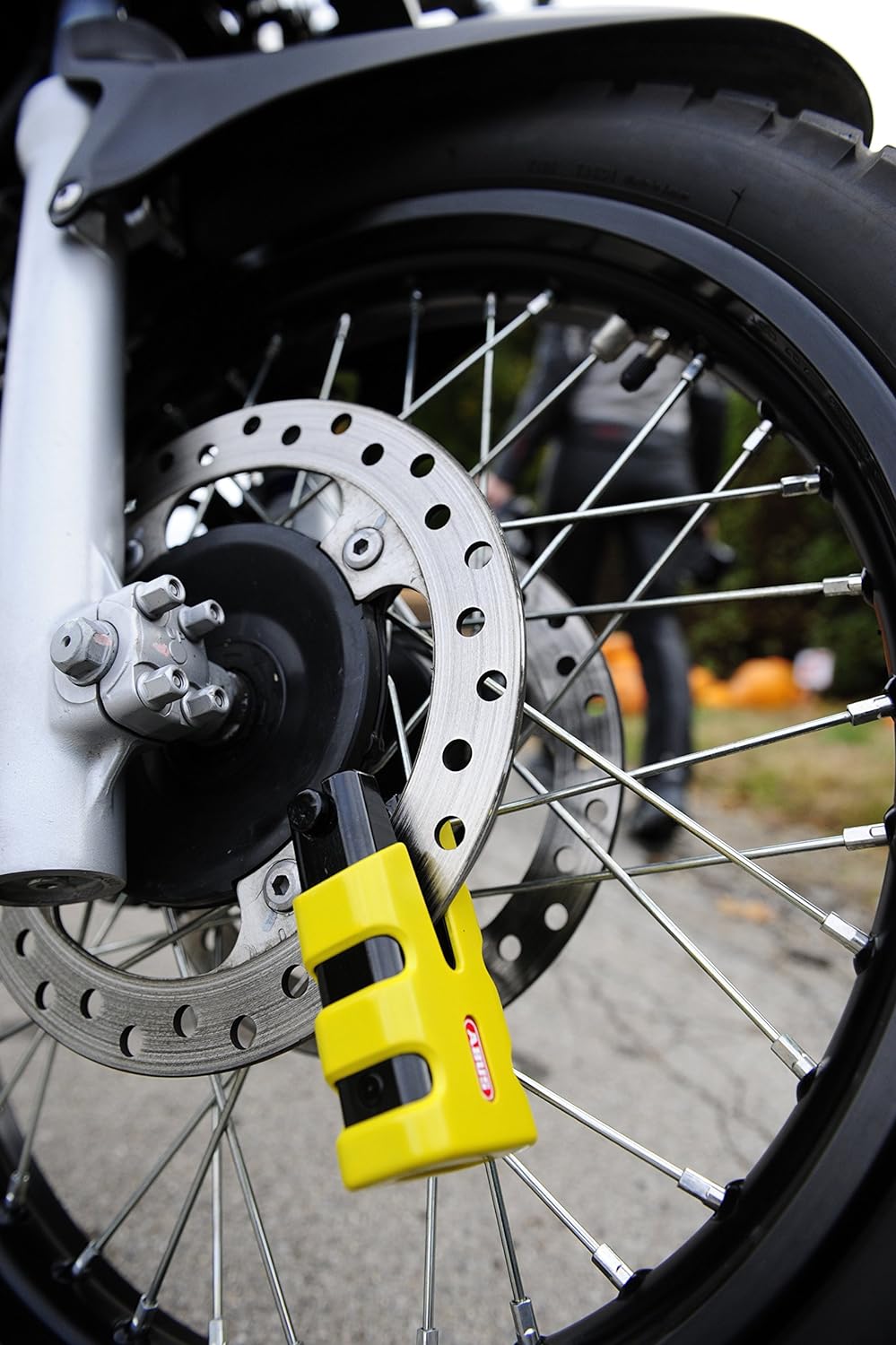 ABUS Bremsscheibenschloss Granit Sledg 77 grip red - Motorradschloss mit sicherem XPlus Zylinder und