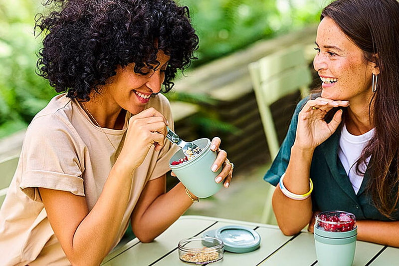 Mepal Müslibecher to go - praktischer Joghurtbecher - Unterteilung für Joghurt & Müsli - Geeignet fü