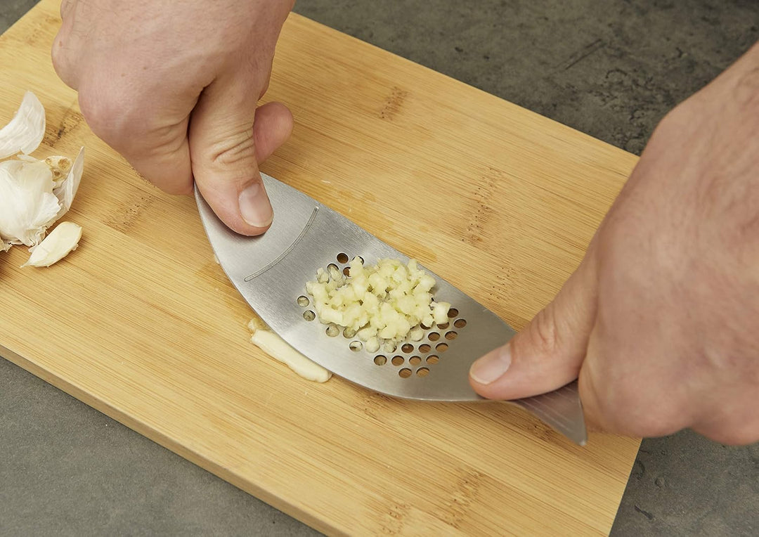 Kikkerland Fish Garlic Press (CU281) - Knoblauchpresse für Küchenanfänger und -enthusiasten, humorvo